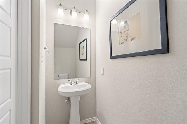 Photo - 1432 Martingale Ln