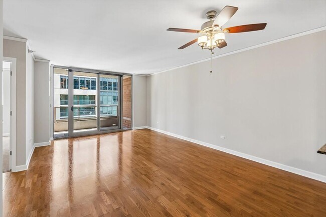 Photo - 420 E Waterside Dr Unit 807