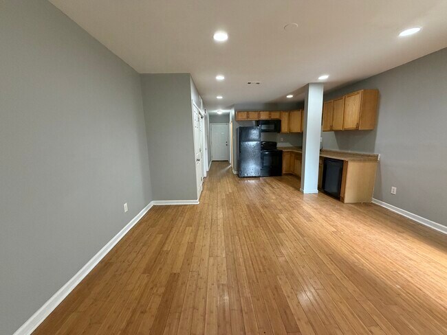 1928 W Diamond St Unit 1