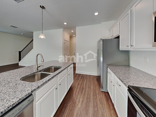 5879 Hampton Creek Rd