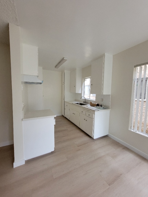 Photo - 13531 Wyandotte St Unidad 9