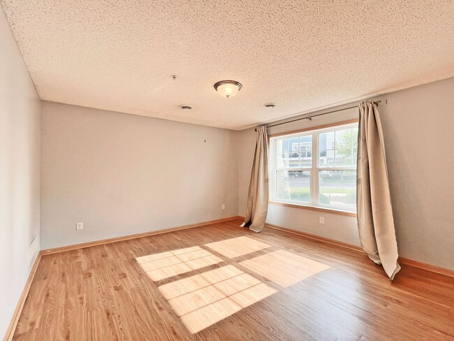 Photo - 11903 Emery Village Dr N