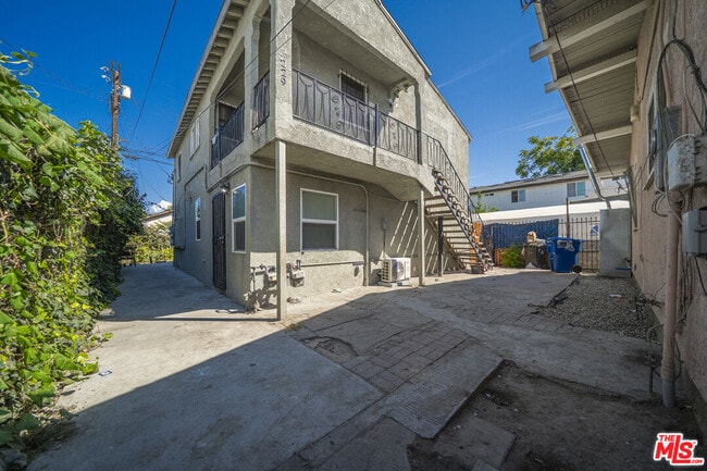 Building Photo - 229 E 85th St Unit 231 12