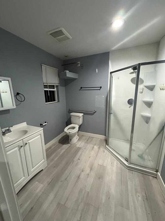 Photo - Office/Retail unit on Gaffey Available Unidad 418