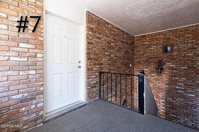 Photo - 333 Eubank Ct Unit 7