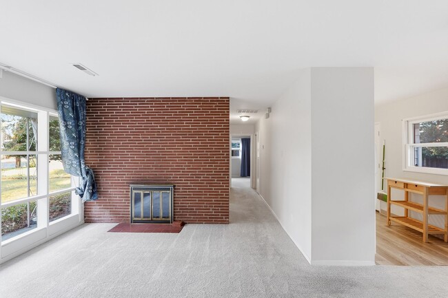 Photo - Bright & Comfortable Home with Private Patio and Covered Parking