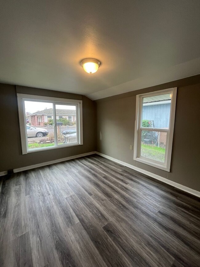 Photo - 4-Bedroom 1 1/2-Bath home in Junction City