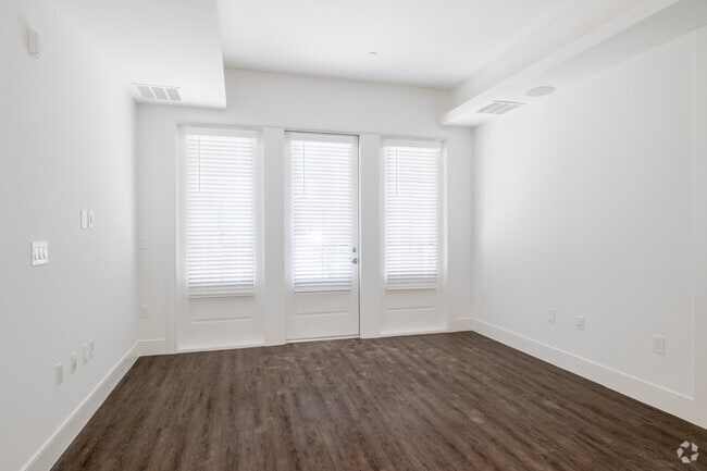2BR, 2BA - 1,063SF - Living Room