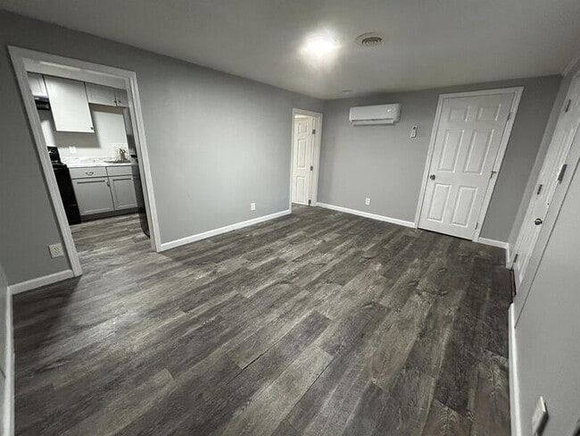 Photo - 833 E 21st Ave