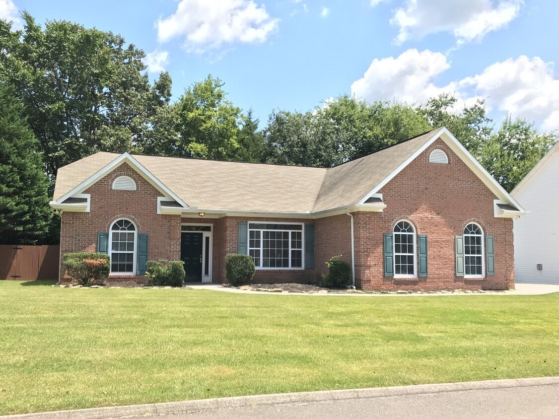 One Level Living! Updated 3BR / 2BA in Pri... - One Level Living! Updated 3BR / 2BA in Pri...
