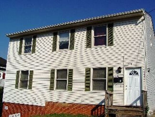 Building Photo - 310 W Franklin St Unit B Rental
