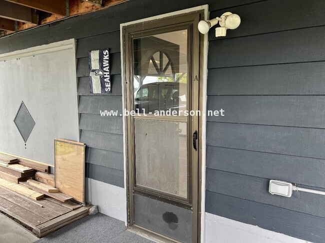 Building Photo - Ready to Move In, Mother-in-law Unit A