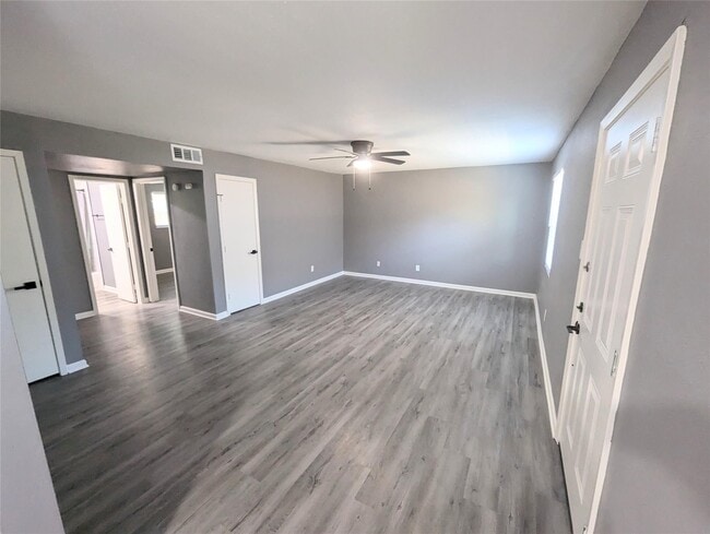 Building Photo - 2015 Rosalee St Unit 1