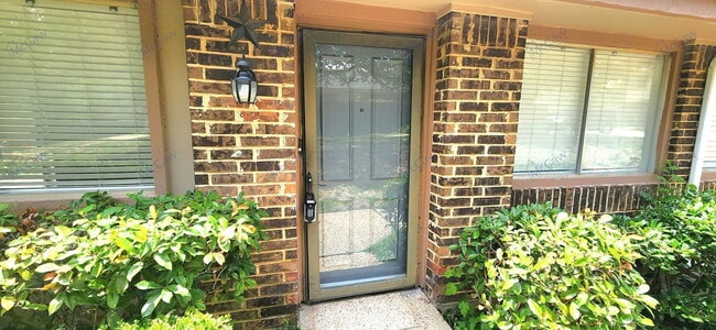 Photo - 4402 Tophill Ln
