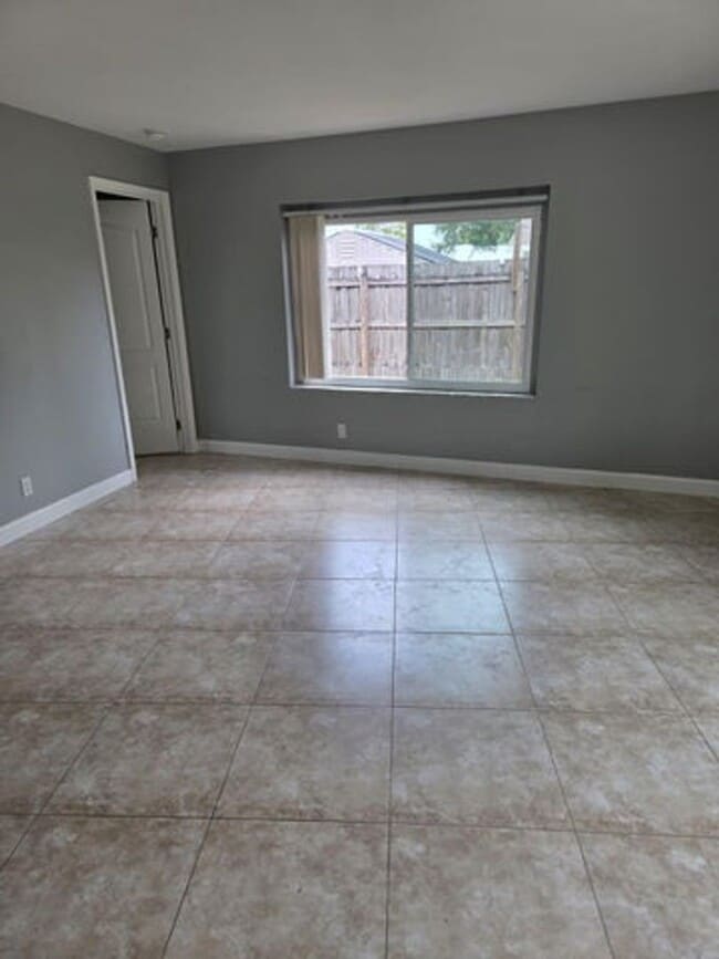 Photo - 18437 Spanish Isles Pl