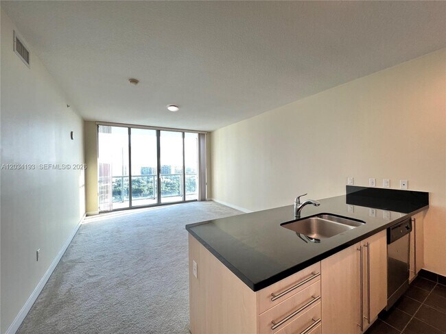 Photo - 79 SW 12th St Unidad 2502-S