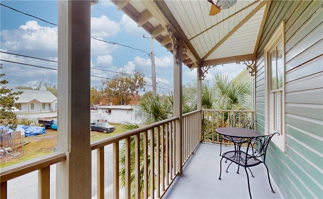 Photo - 804 Howe St