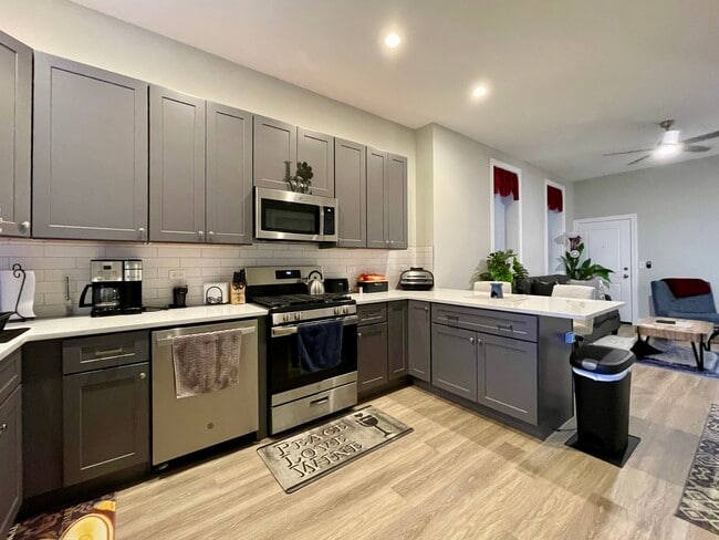 Photo - 1725 N Honore St