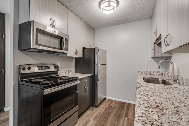 Photo - Garden Oaks Apartments