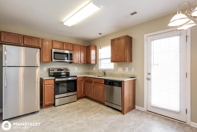 Photo - 807 Bitting Hall Cir