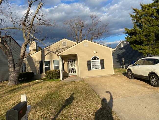 Front of house - 1233 Quarter Path Trl