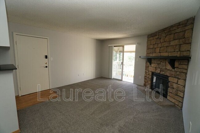 Photo - 4400 S Quebec St