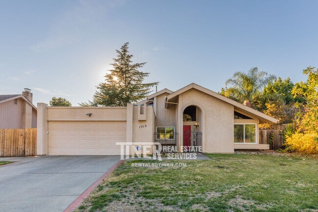 Large Carmichael Home - Large Carmichael Home