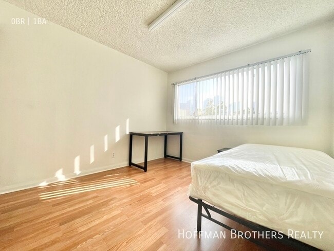 Photo - 933 Grattan St Unit 1