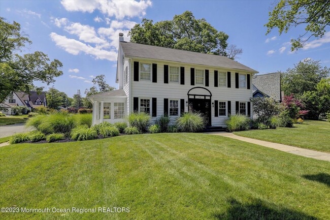 Photo - 570 N Edgemere Dr