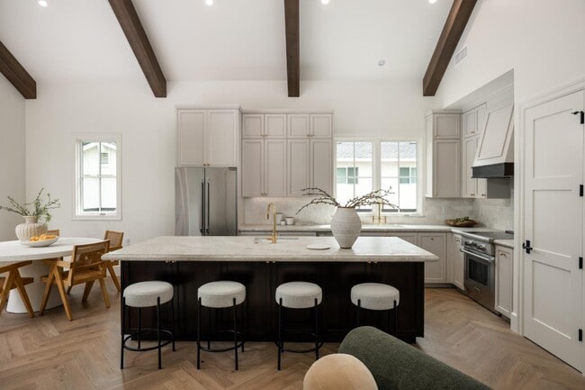 Photo - 160 Waverley St