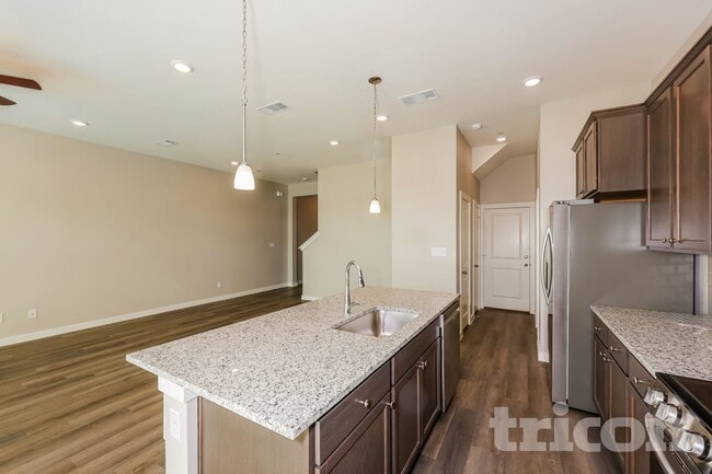 Photo - 3040 Whitetail Ln