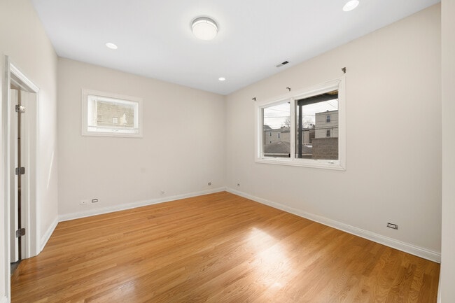 Photo - 938 N Washtenaw Ave