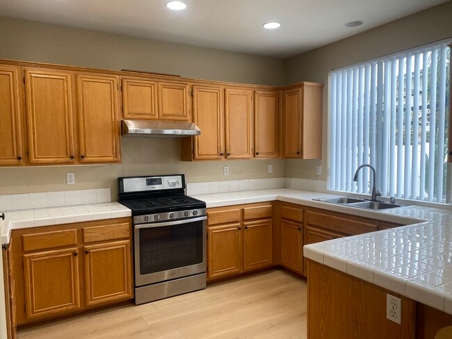 Photo - 32552 Sunnyvail Cir