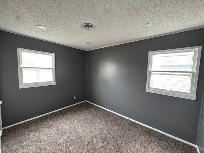 Photo - 681 S Farnham St