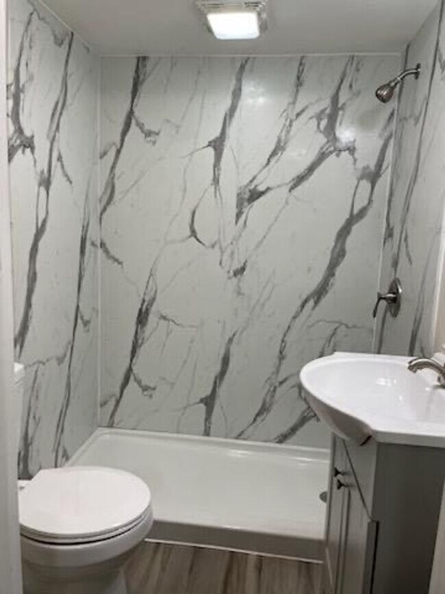 Photo - 1201 N Underhill St Unidad G