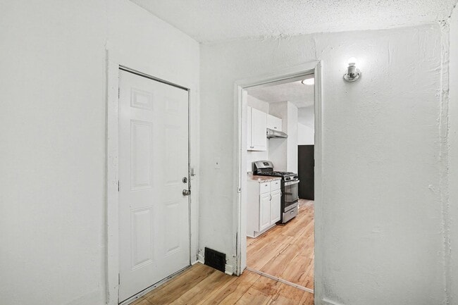 Photo - 5013 S Benton Ave