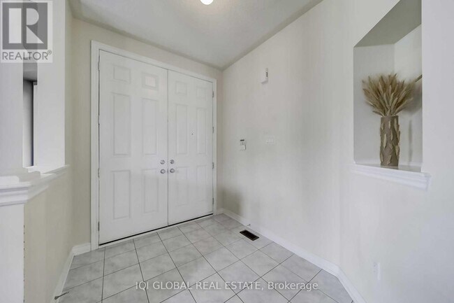 Photo - 2 Bowkett Dr