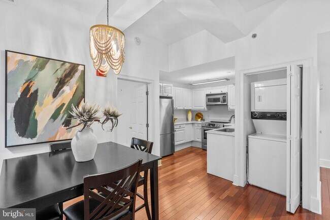 Photo - 1500 Chestnut St Unit 7I