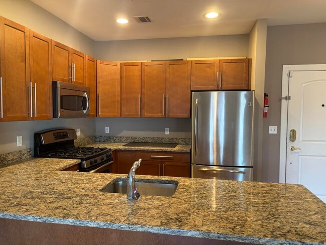 Building Photo - 1210 Windsor Park Ct Unit 10