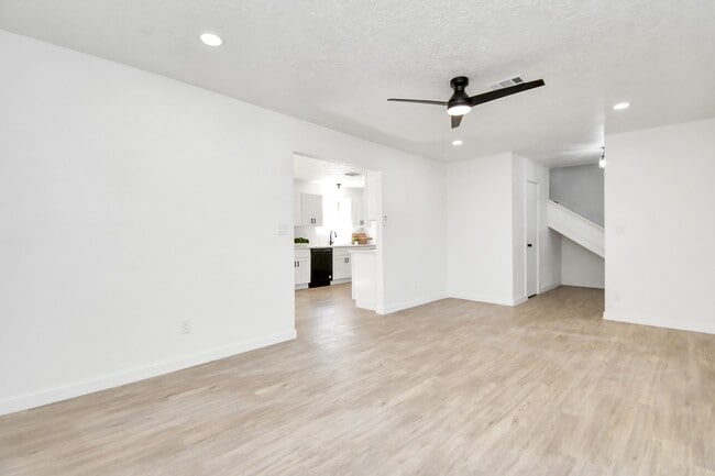 Photo - 9912 Cardinal St