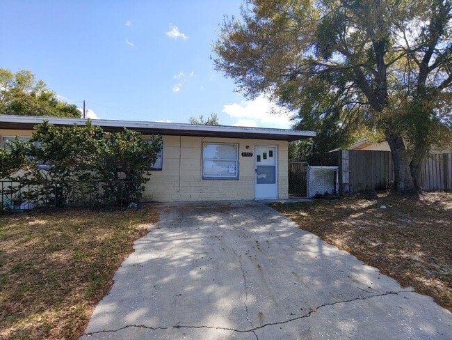 Building Photo - 4722-4724 Kennedy Unit 4722 Kennedy