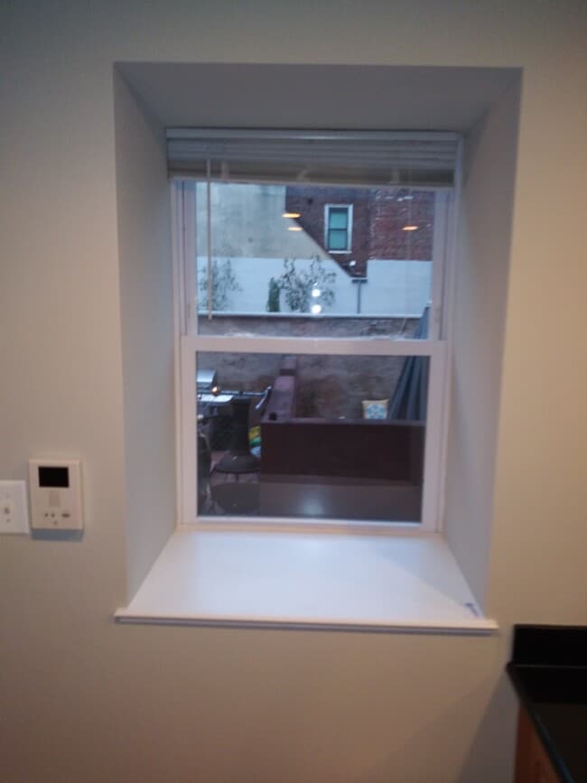 Photo - 733 Carpenter St