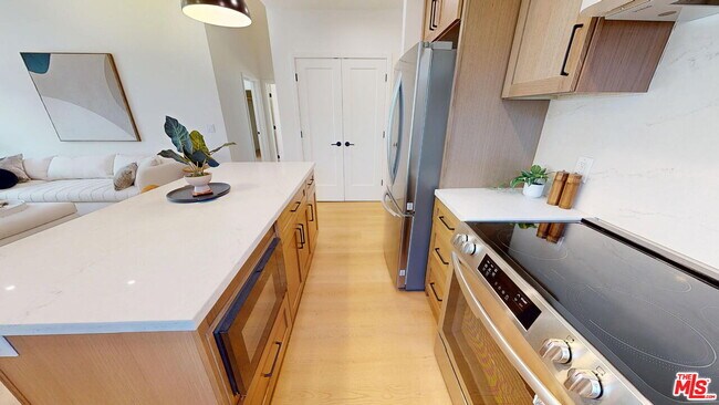 Photo - 6441 Satsuma Ave