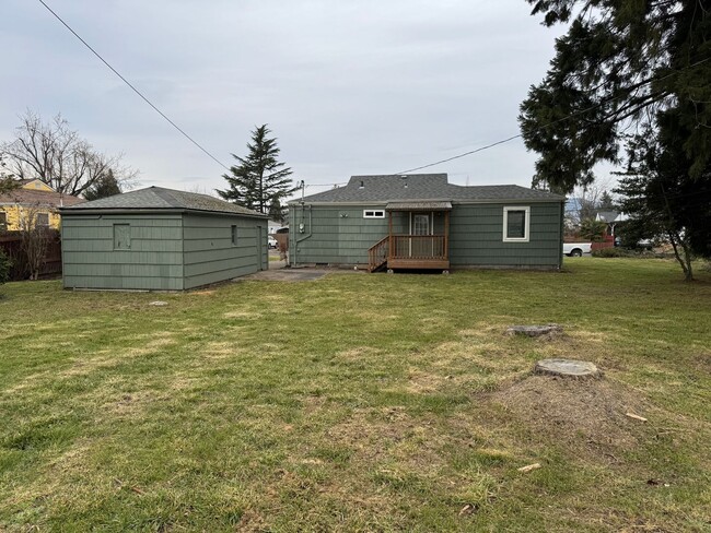 Photo - Updated 2 bedroom 1 bathroom house in Springfield!