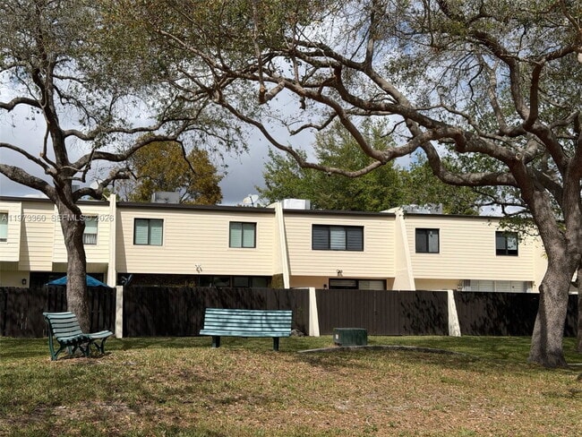 Photo - Southwest 102nd Place, Miami, FL 33173 - 3 BR 2.5 BA townhouse