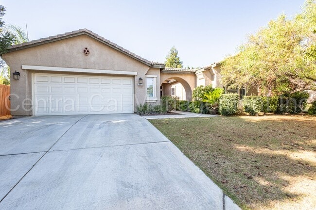 Building Photo - 3 Bedroom/2 Bath Home in Highly Desirable ...