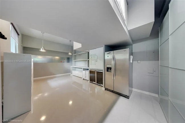 Photo - 850 N Venetian Dr