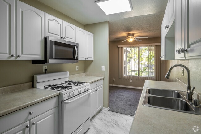 Interior Photo - Seranado Fountain Apartments
