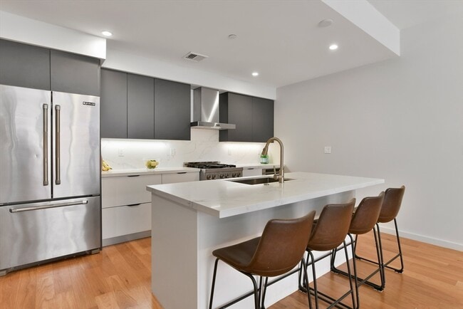 Photo - 531-533-533 E 2nd St Unit 201