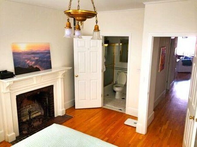 Building Photo - 238 Marlborough St Unit 301 Rental
